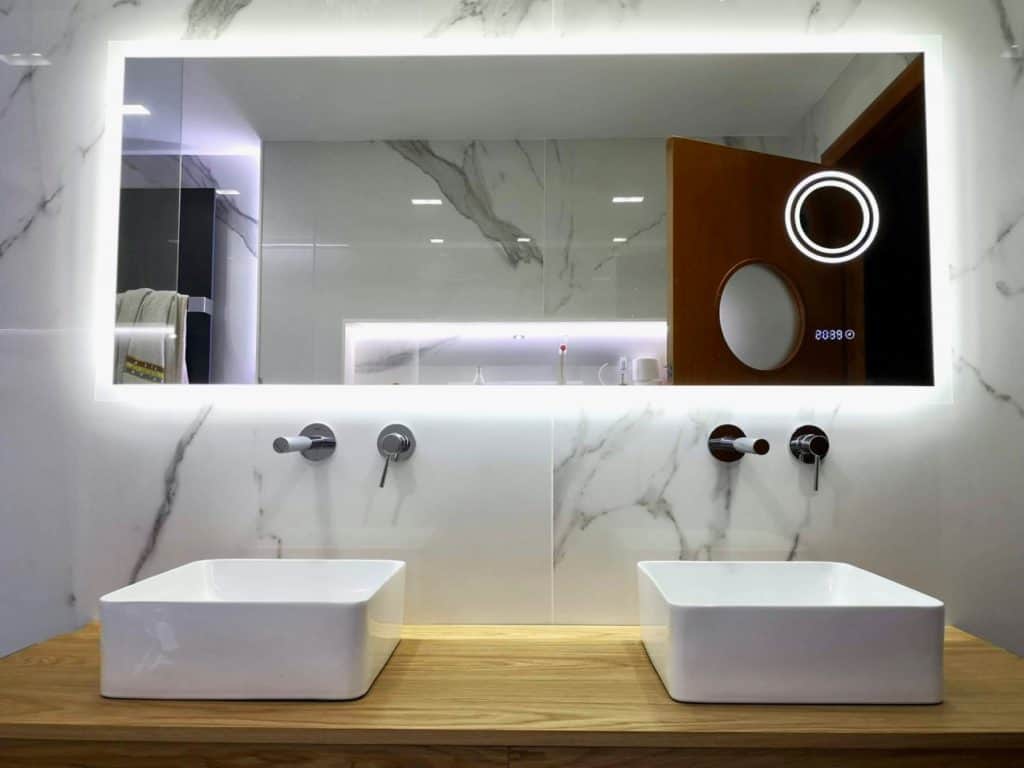 Reforma de baño estilo Moderno Minimalista en Barcelona