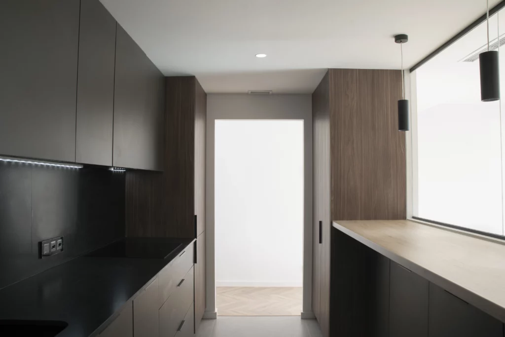 Reforma integral de piso estilo Moderno en Ciutat Jardí, Valencia