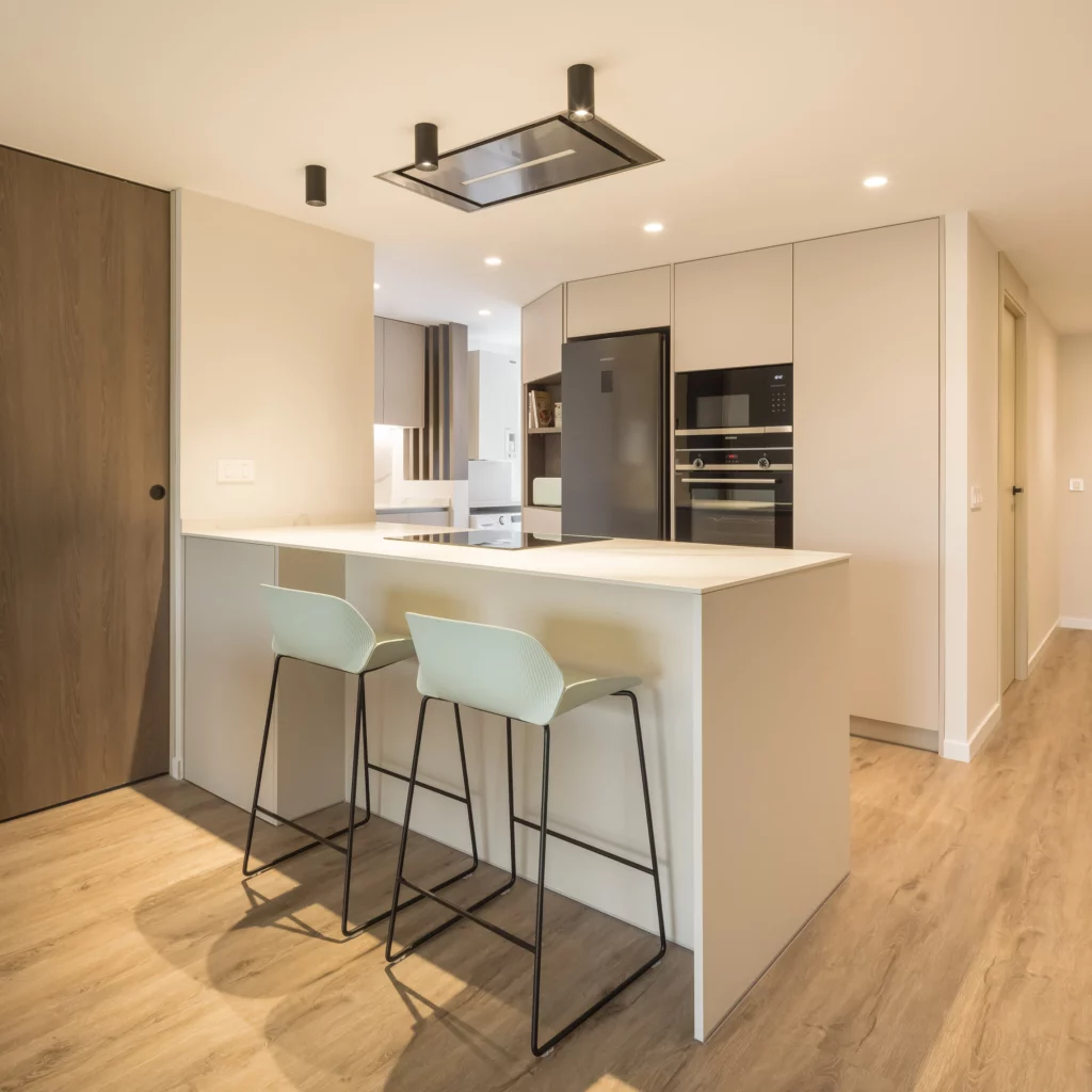 Reforma de piso estilo Contemporáneo en Albors, Valencia