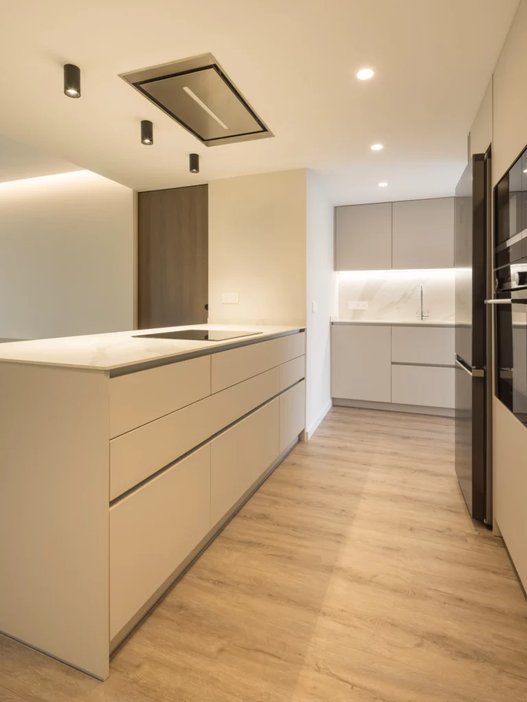 Reforma de piso estilo Contemporáneo en Albors, Valencia